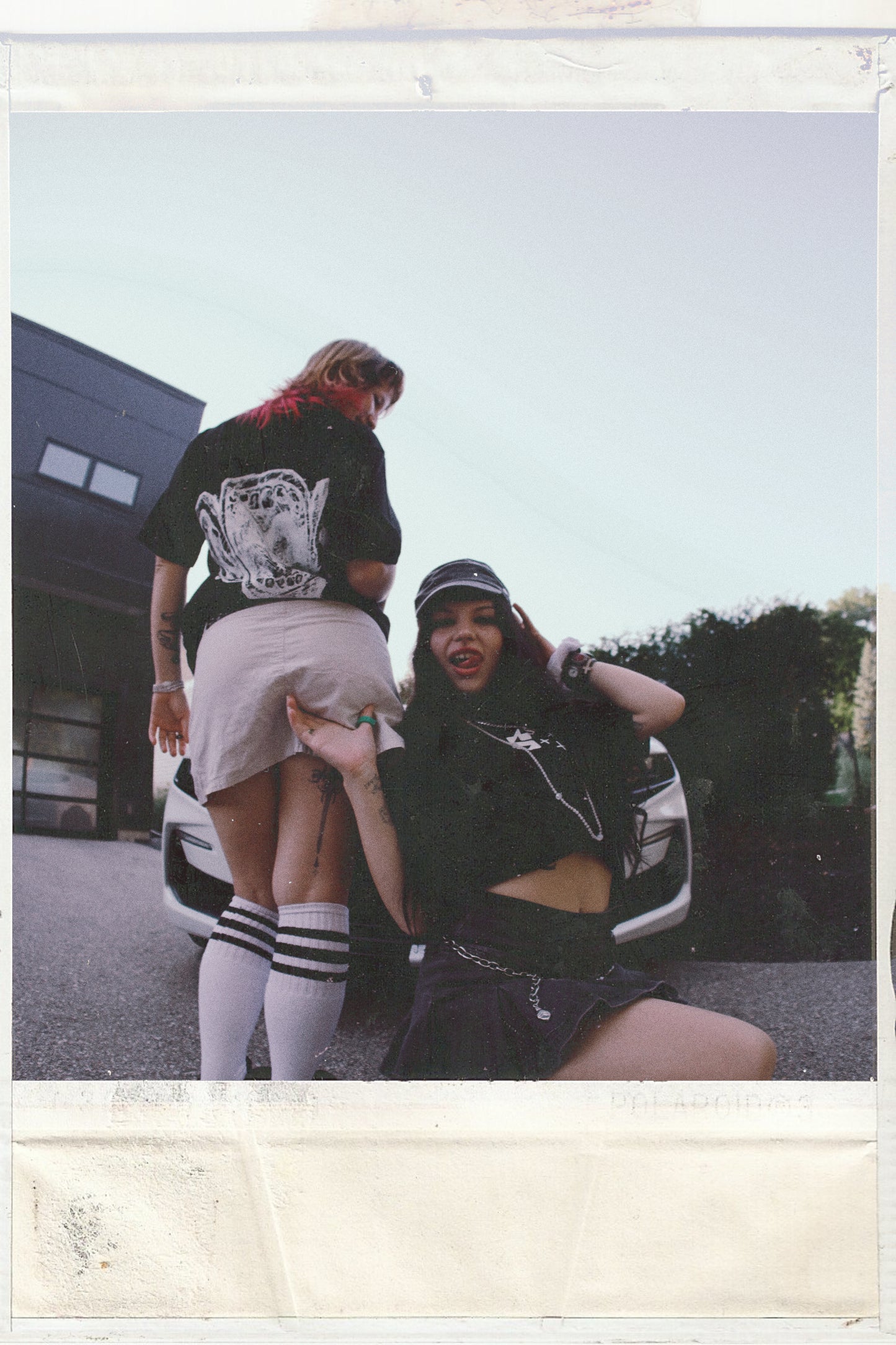 UPLATELY TEE