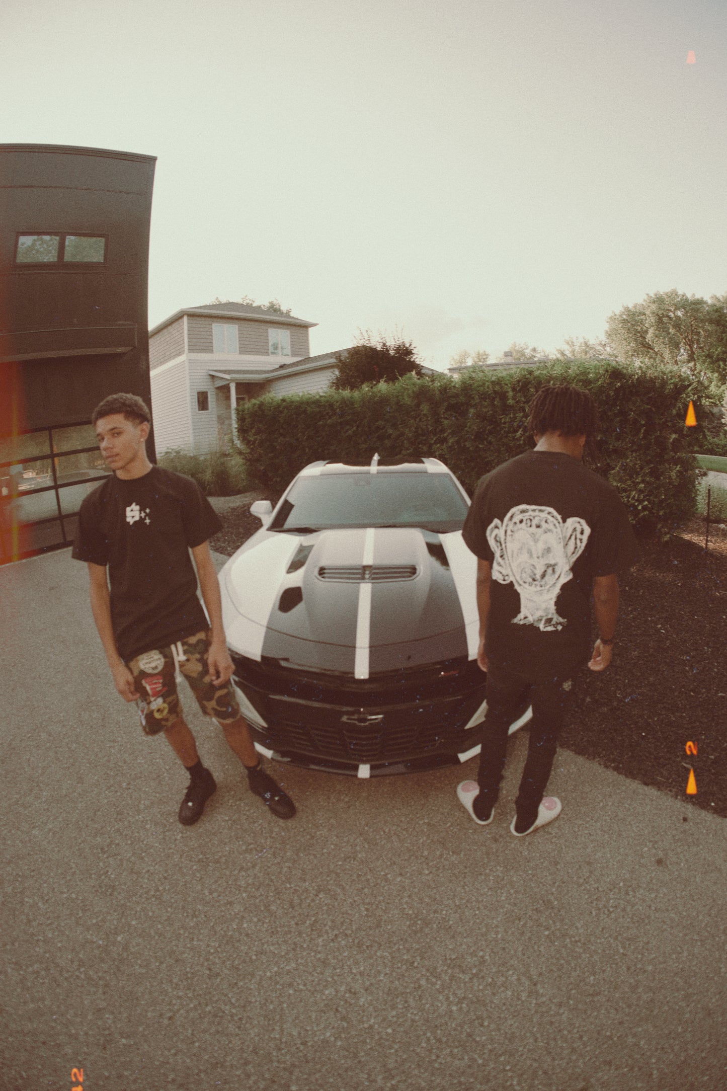 UPLATELY TEE